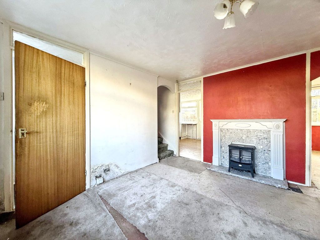 Property photo 2 of 12