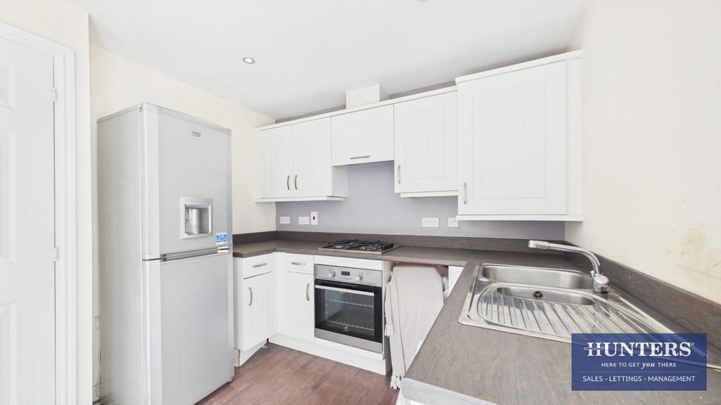 Property photo 3 of 20 Kitchen