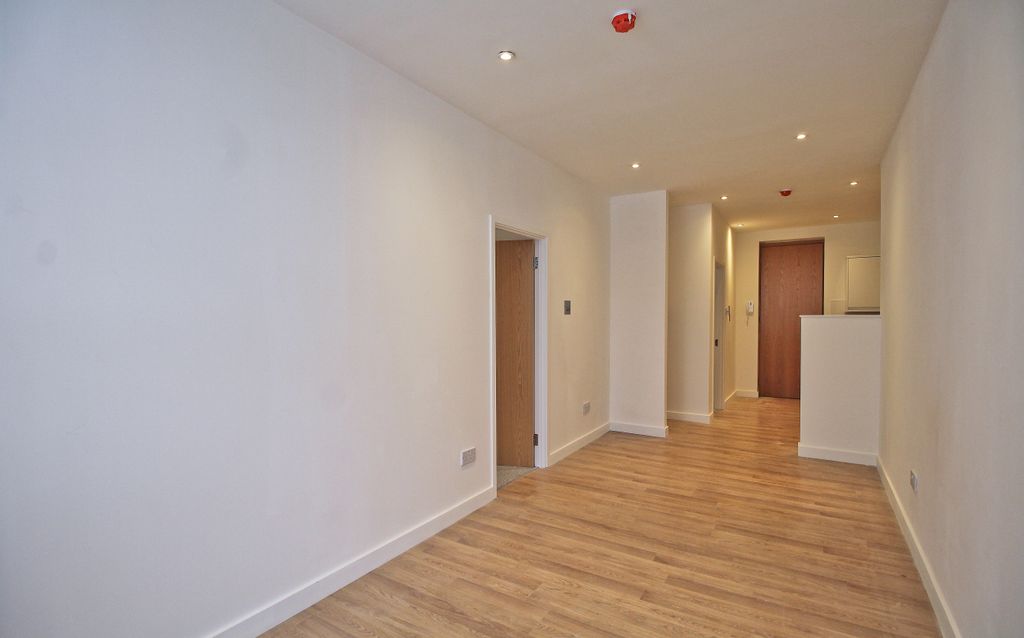 Property photo 2 of 8 3