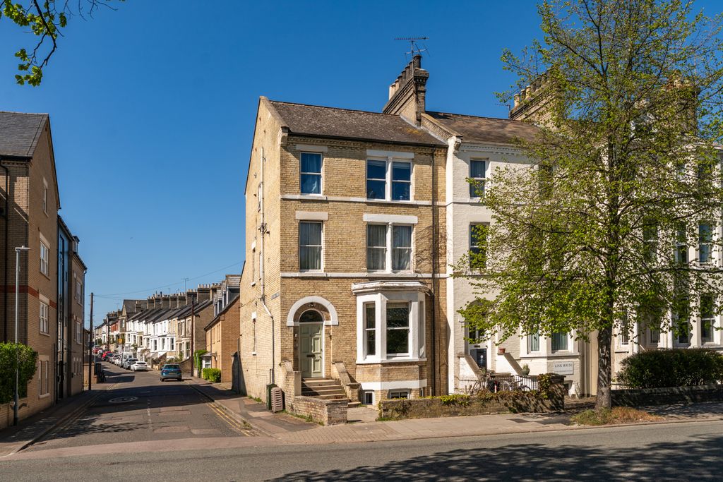 Property photo 1 of 14 Front