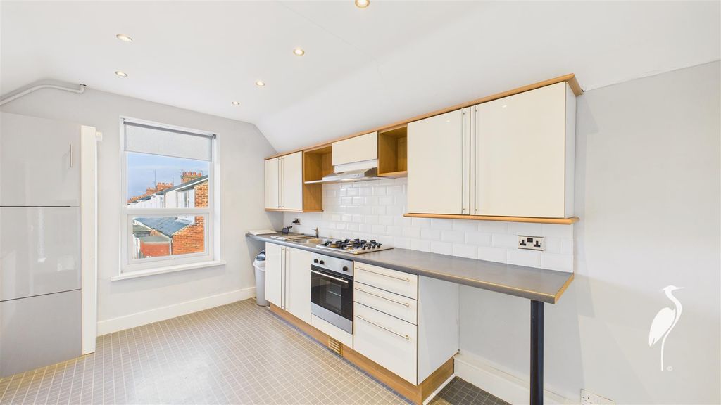 Property photo 3 of 11 Kitchen