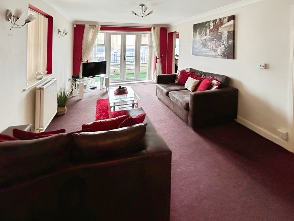 Property photo 3 of 10 Pbox-Living_Room-317238.Jpg