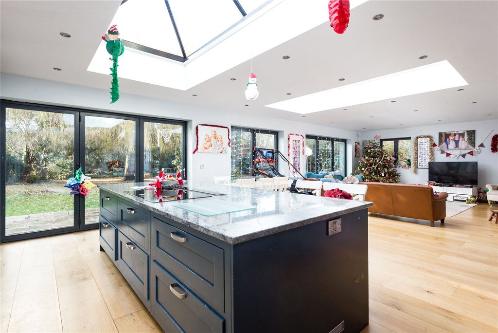 Property photo 3 of 15 Kitchen