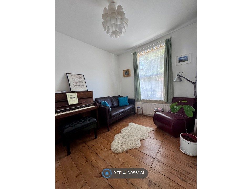 Property photo 3 of 12 Living Room