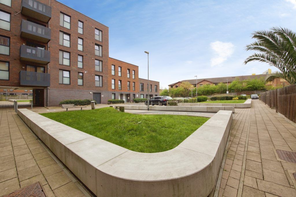 Property photo 2 of 13