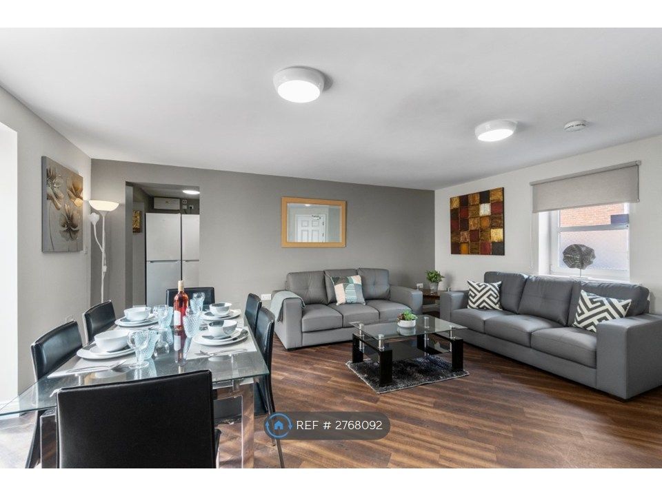 Property photo 1 of 25 Lounge/ Dining Area