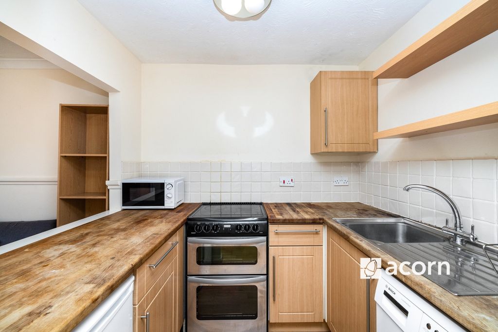 Property photo 2 of 12 Kitchen (2)