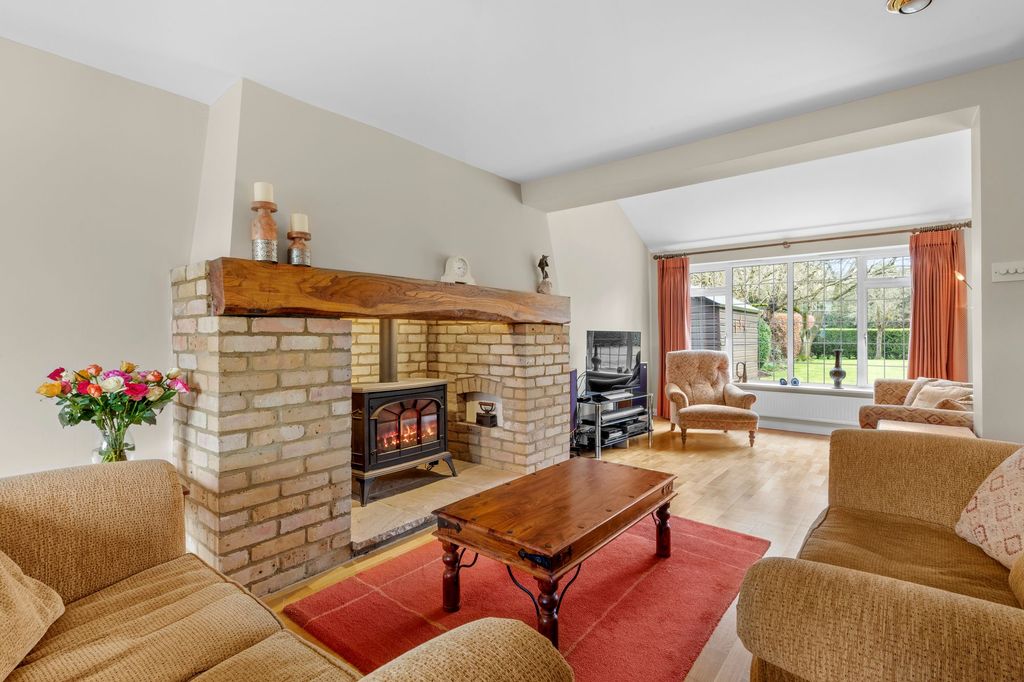 Property photo 2 of 19