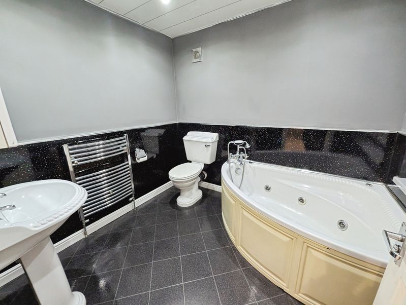 Property photo 3 of 18 Photo 1