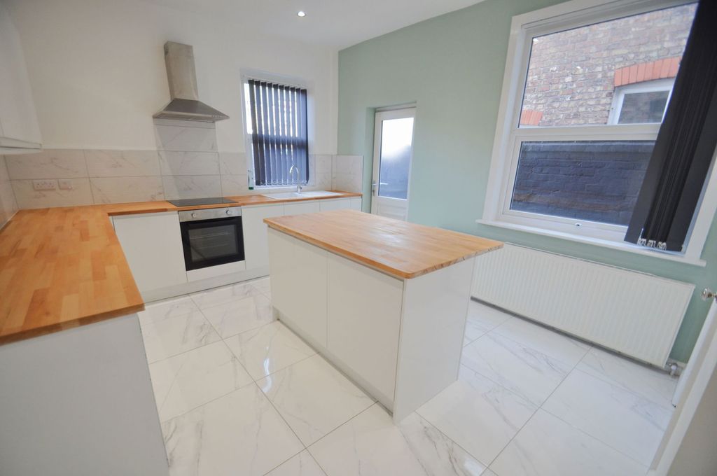 Property photo 2 of 35