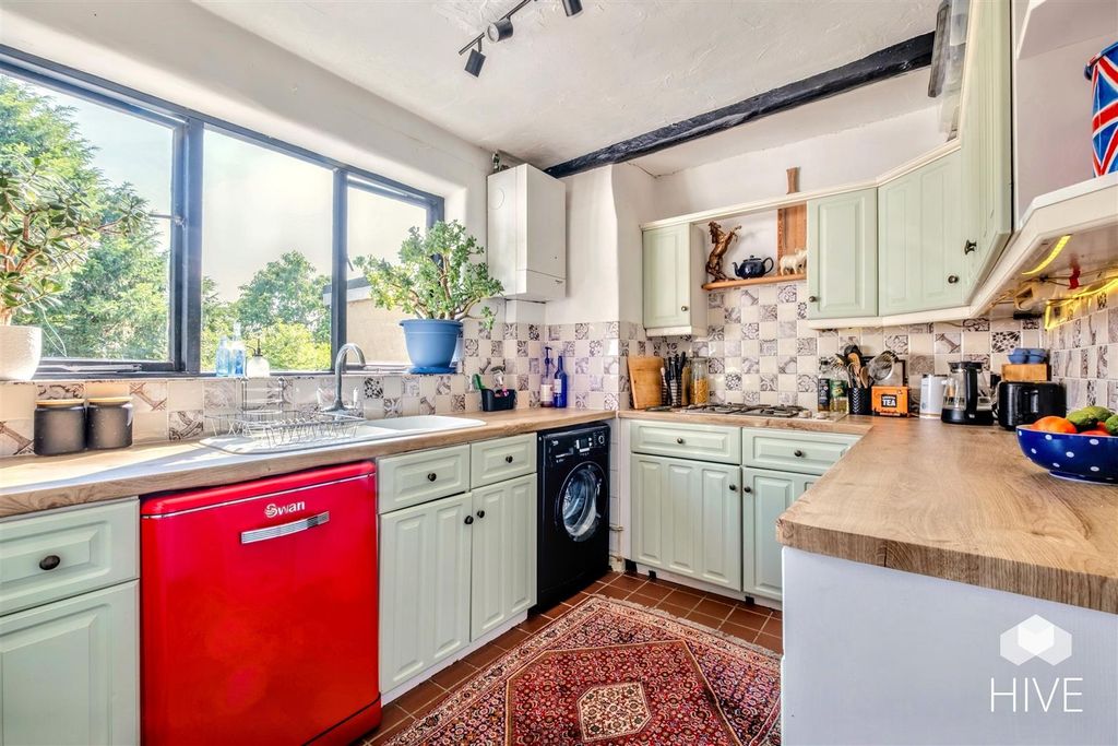 Property photo 3 of 17 Kitchen