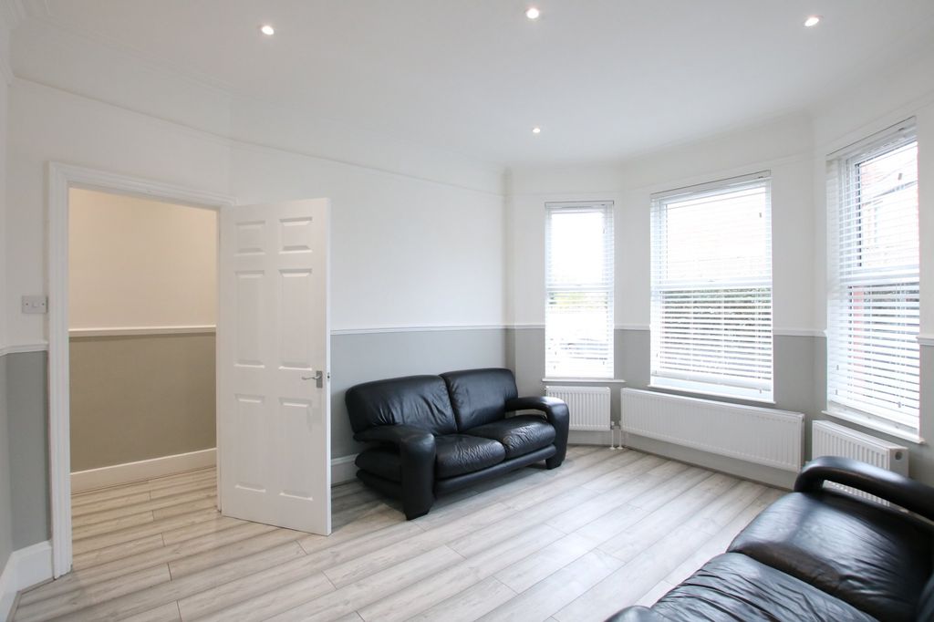 Property photo 2 of 6 2