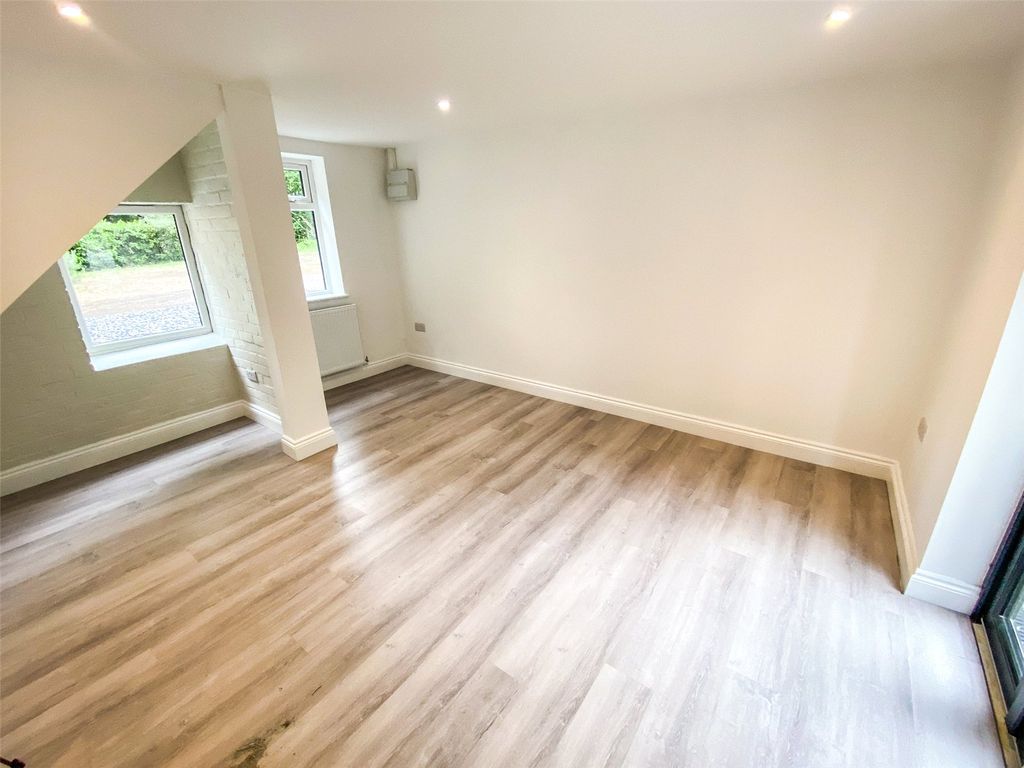 Property photo 2 of 15 Picture No. 02