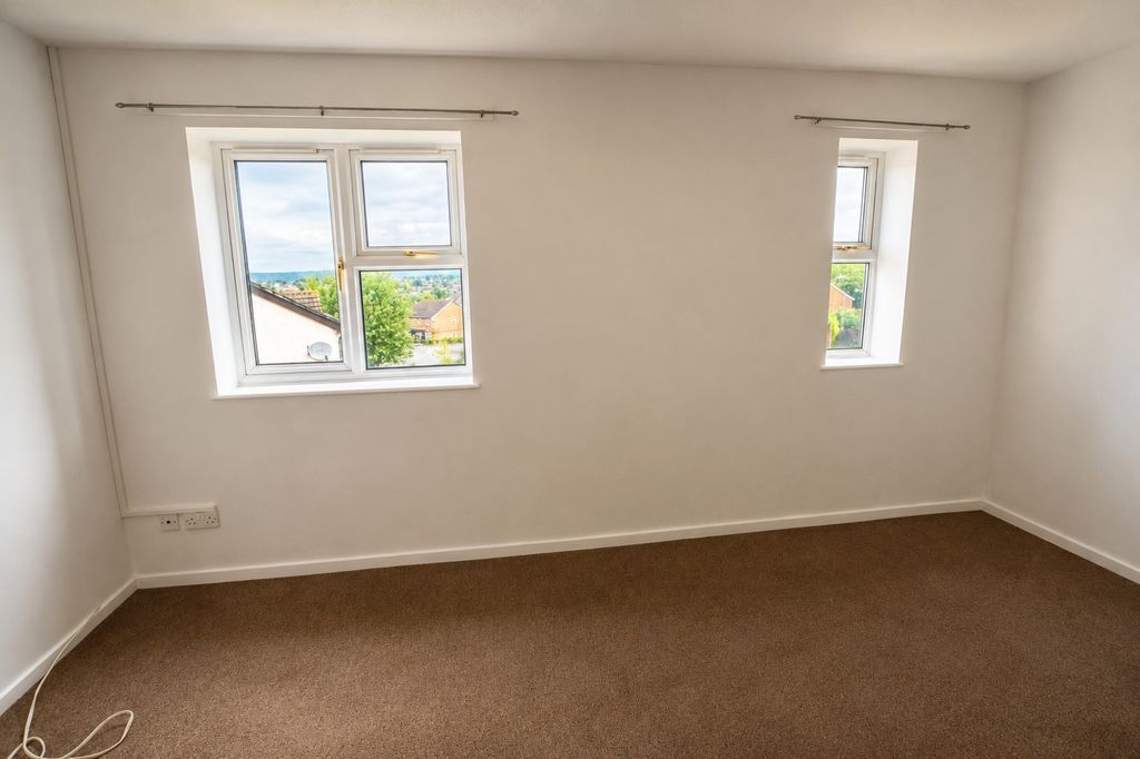 Property photo 3 of 10 Photo 16
