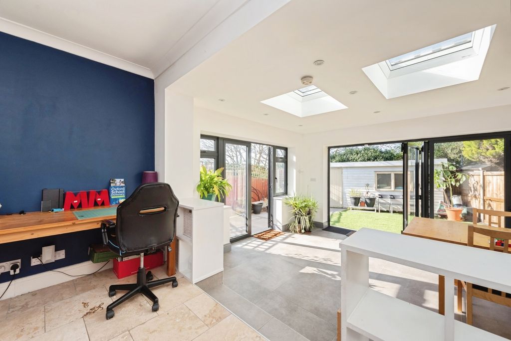 Property photo 1 of 19 Pbox-Img.Jpg