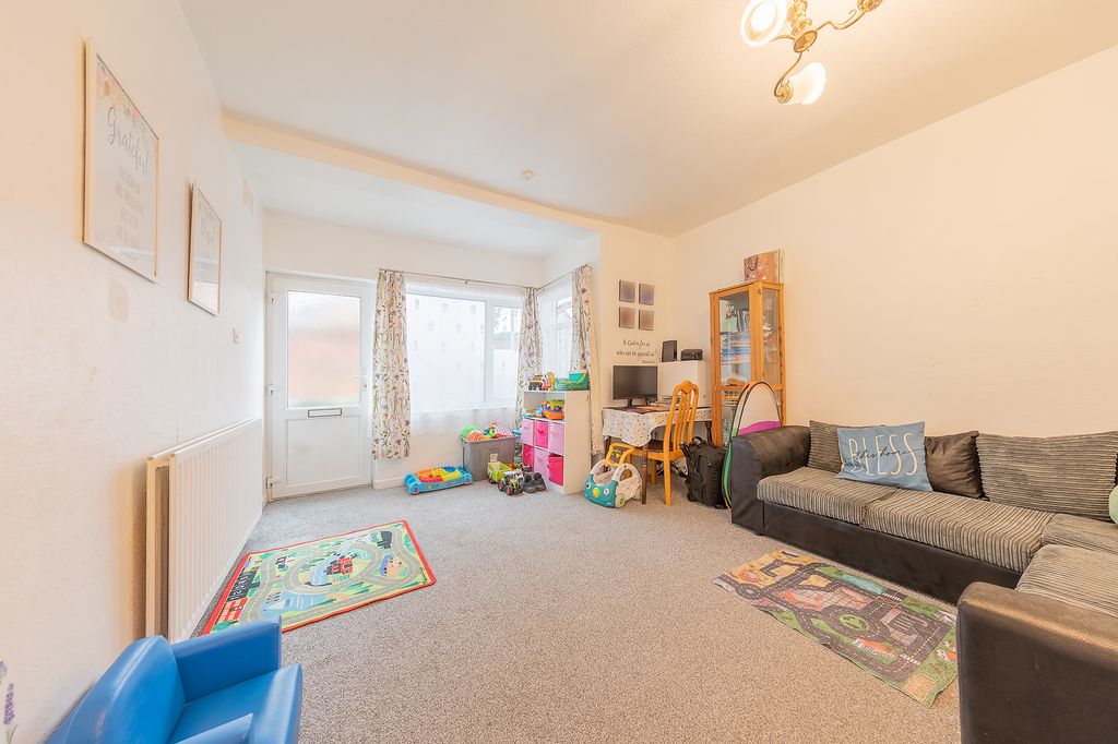 Property photo 3 of 24