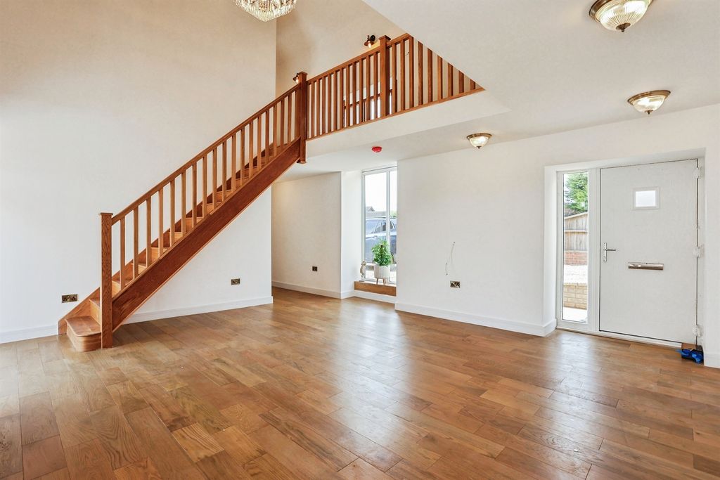 Property photo 3 of 24