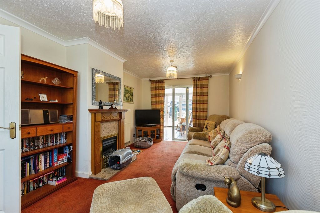 Property photo 3 of 17