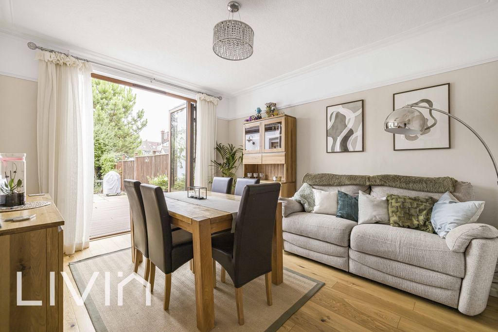 Property photo 3 of 15 120A0776