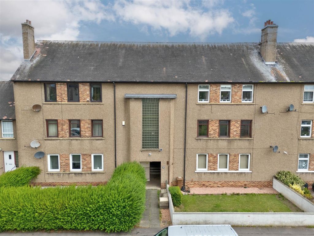 Property photo 1 of 14 1R 6 Balerno Street Dundee-11.Jpg