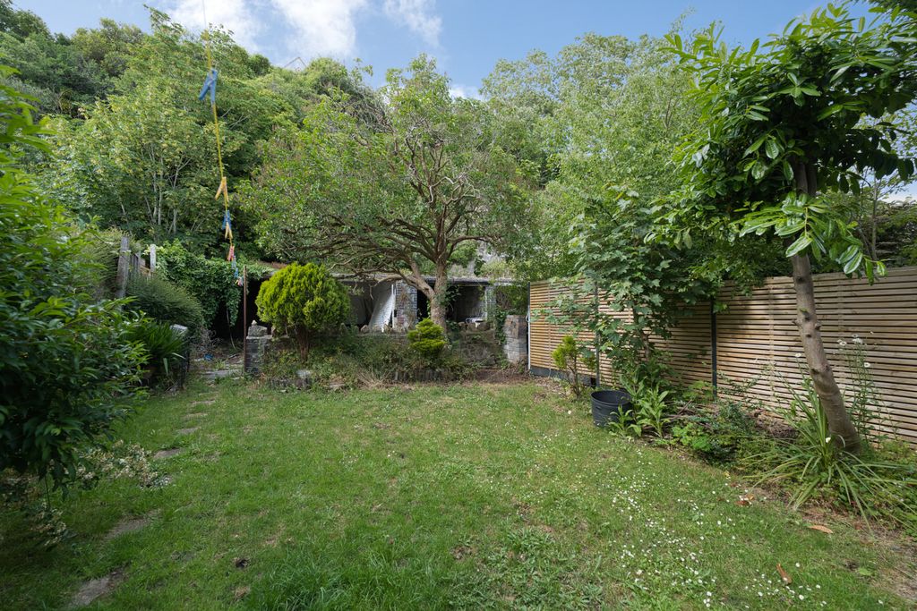 Property photo 3 of 23 Gallery