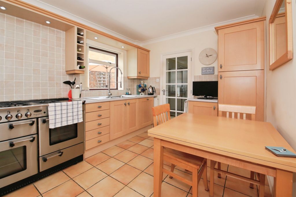 Property photo 3 of 14