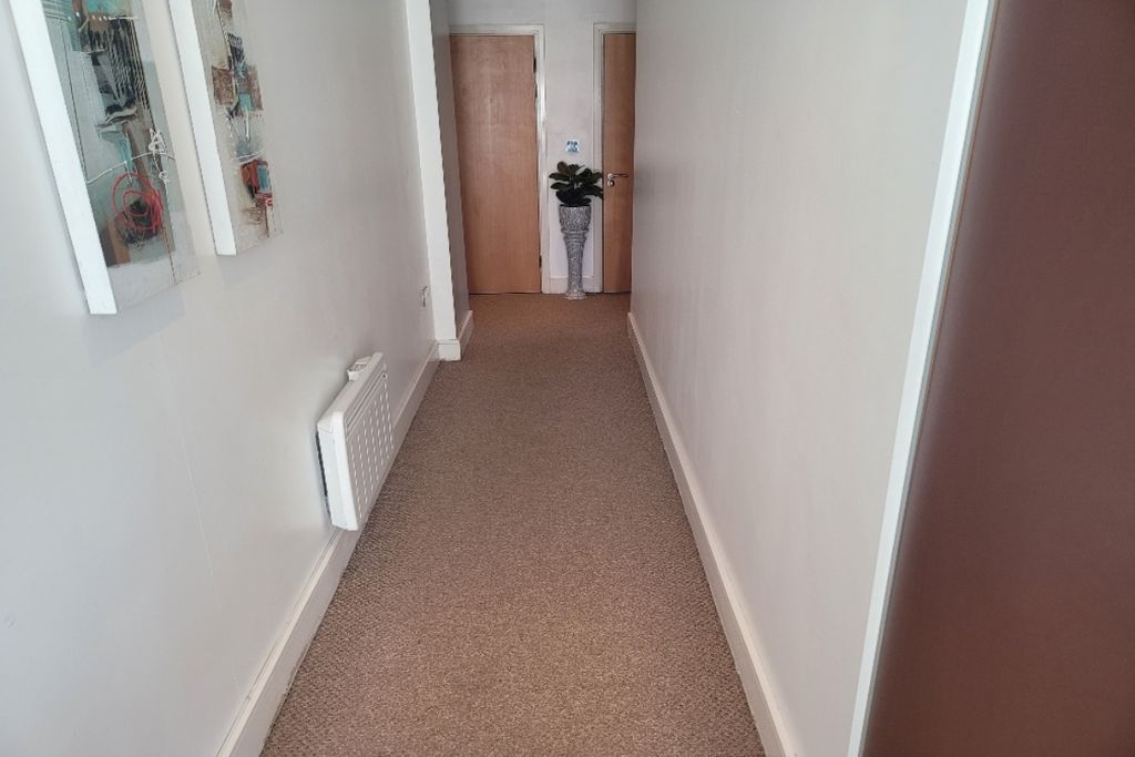 Property photo 2 of 9 Entrance Hall
