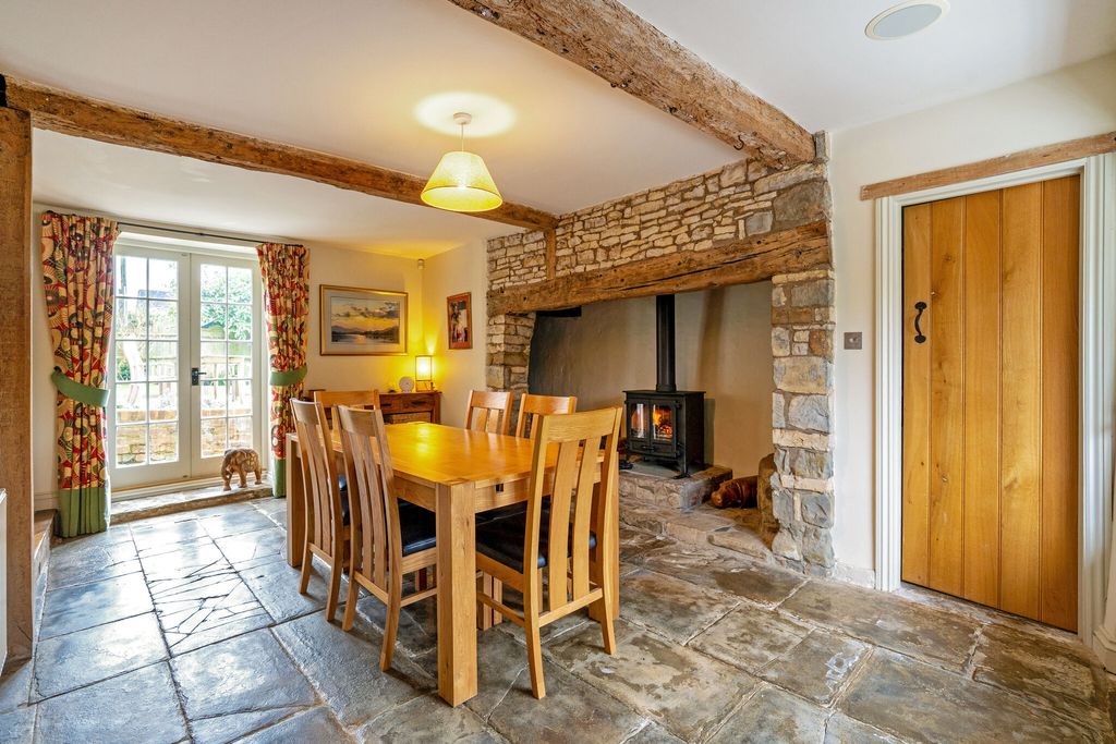 Property photo 3 of 24