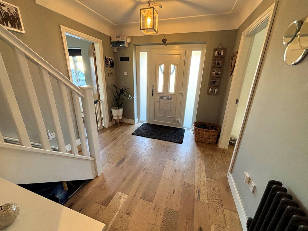 Property photo 3 of 42