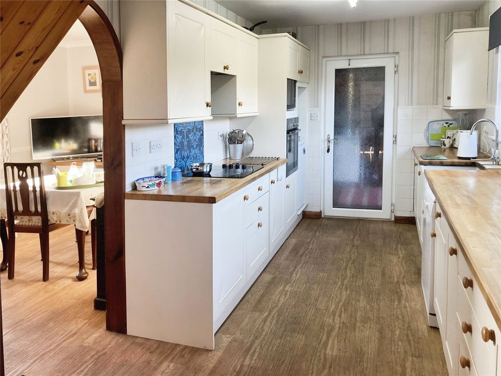 Property photo 3 of 13 Kitchen