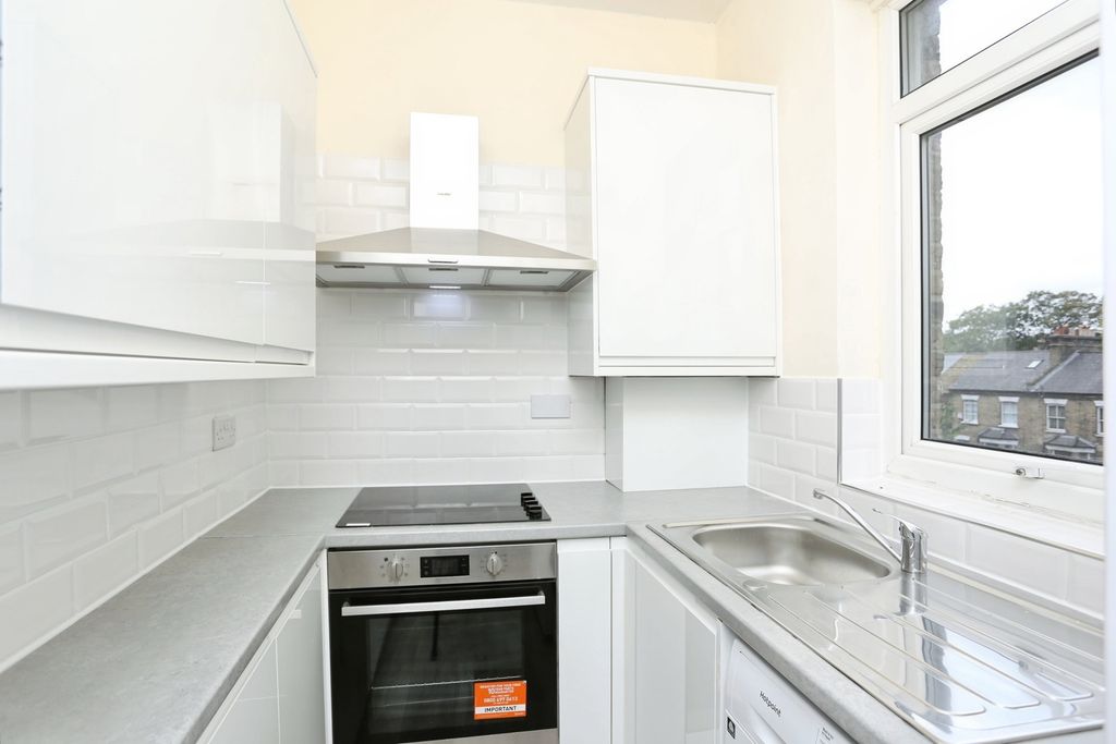 Property photo 3 of 11 Photo