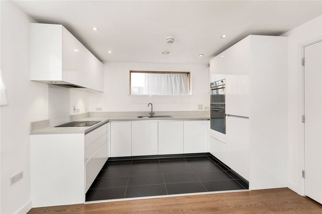 Property photo 2 of 8 Picture No. 01