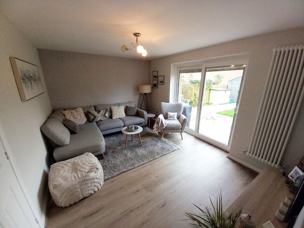 Property photo 2 of 20 Lounge