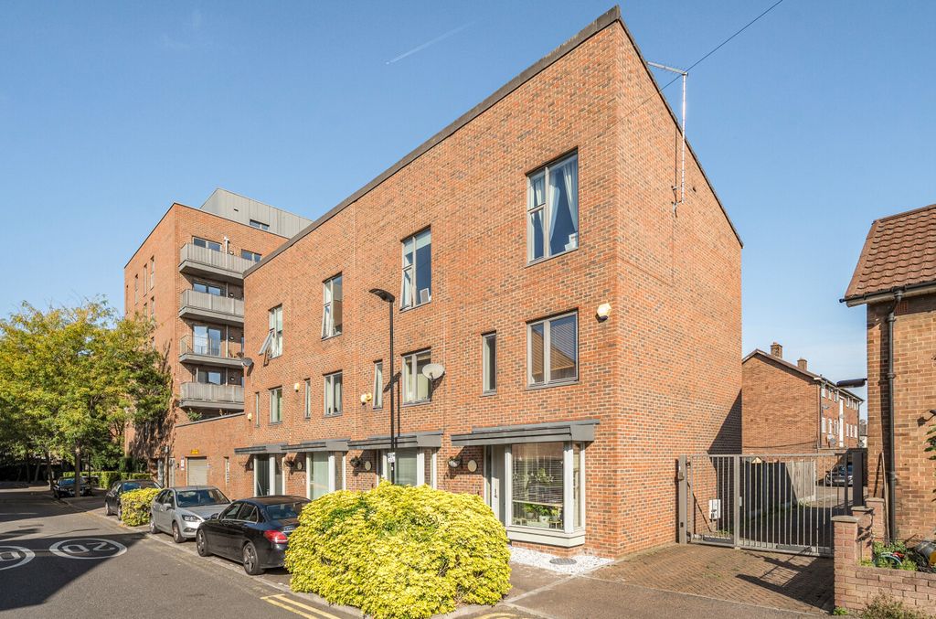 Property photo 1 of 25 1344174-1-68cd227...