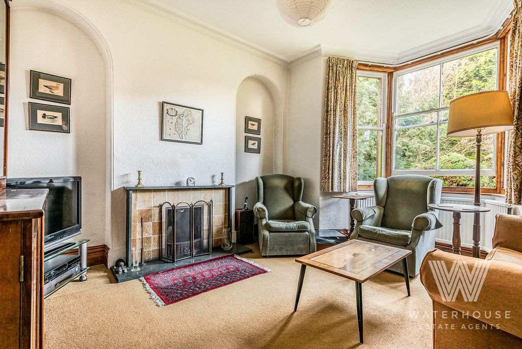 Property photo 3 of 27