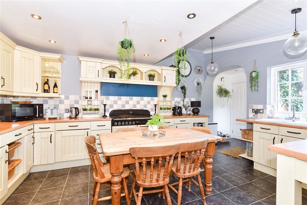 Property photo 3 of 20 Kitchen/Diner