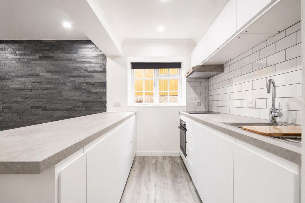 Property photo 2 of 9 Kitchen.Png
