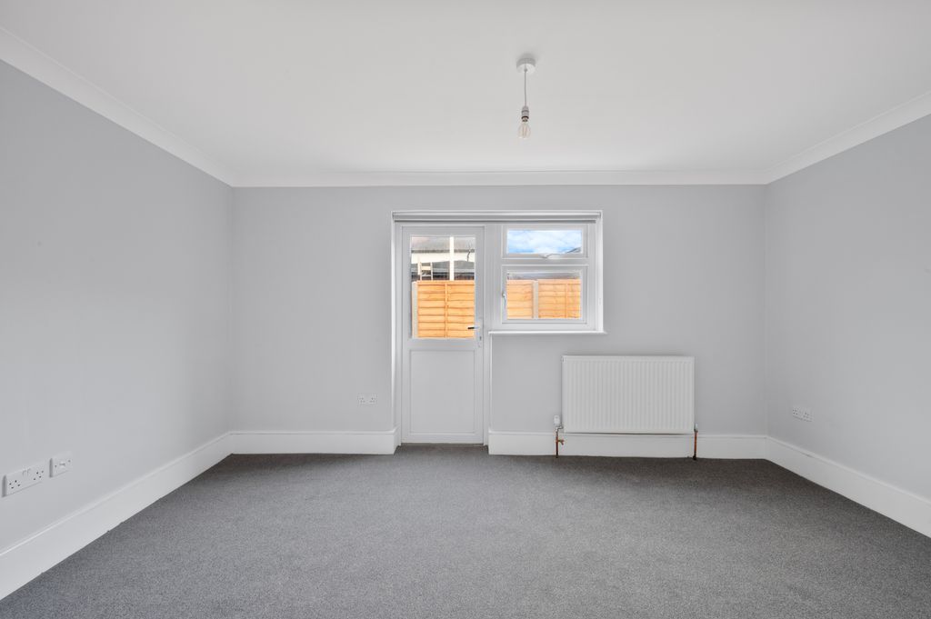 Property photo 3 of 10 Picture No. 08