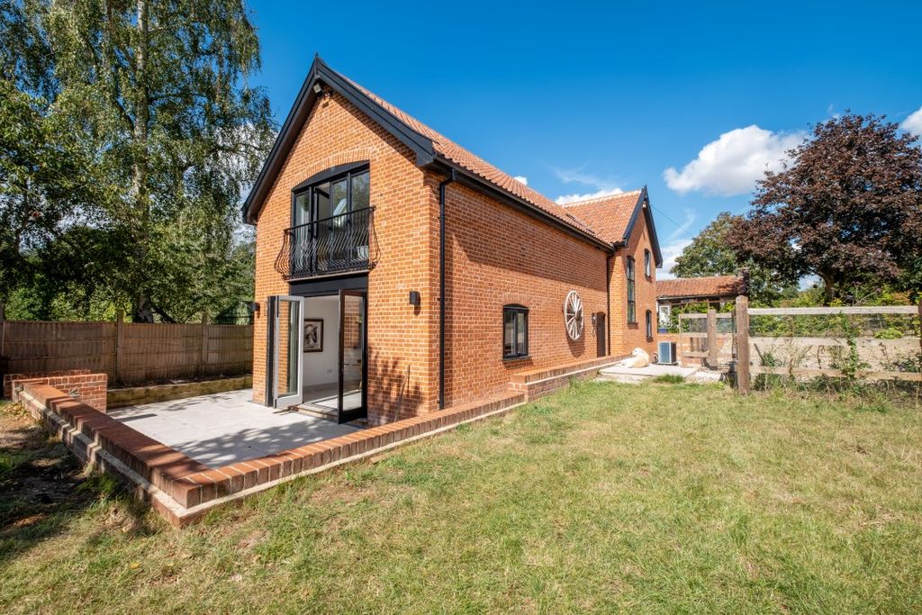 Property photo 1 of 27 Bridge Farm-51