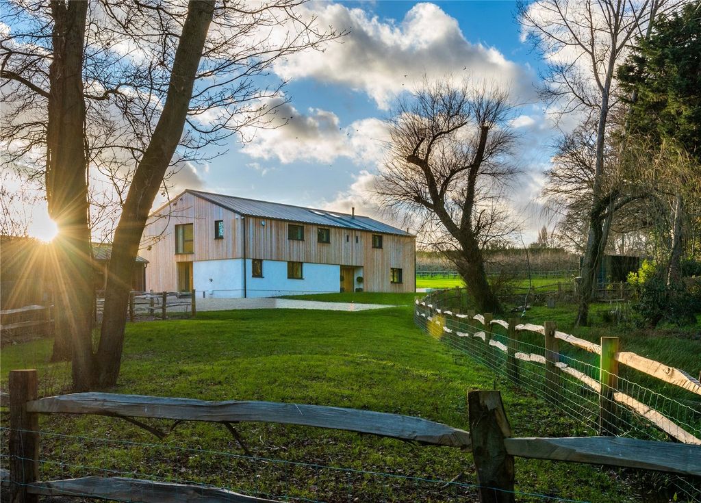 Property photo 1 of 11 External Rear