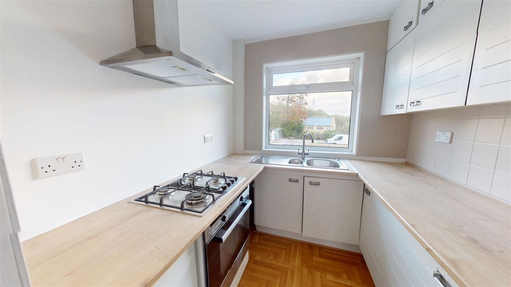 Property photo 2 of 9 Kitchen