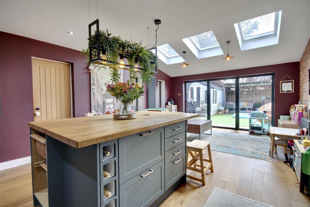 Property photo 3 of 29 1C28B3Dd-3Ea9-4E95-83Fc-96B592Cb512D_1_201_A.Jpeg