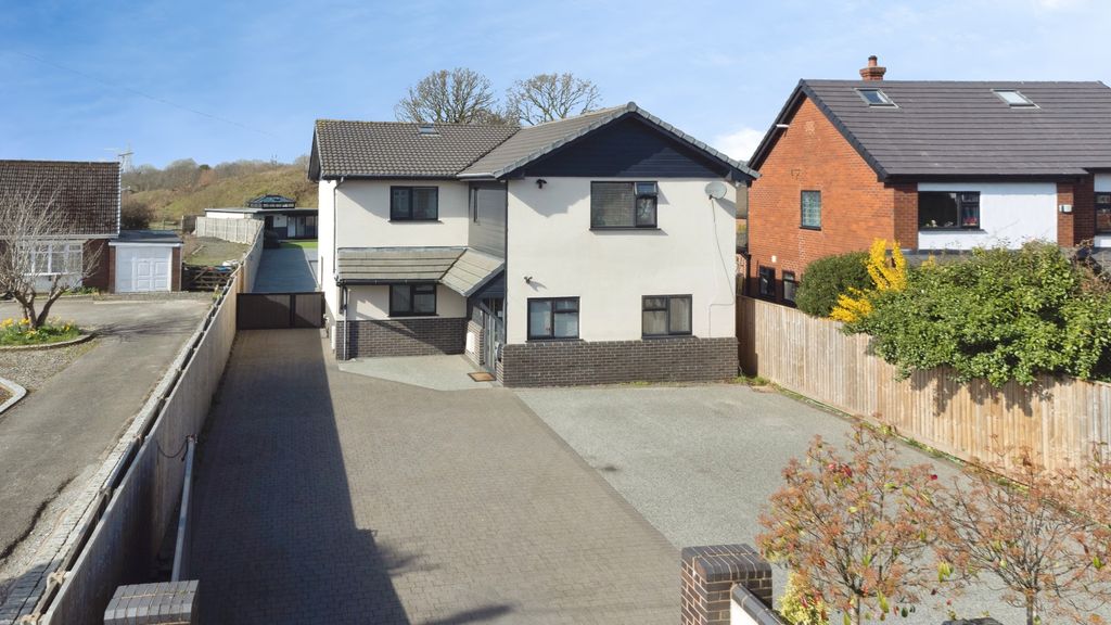 Property photo 1 of 25