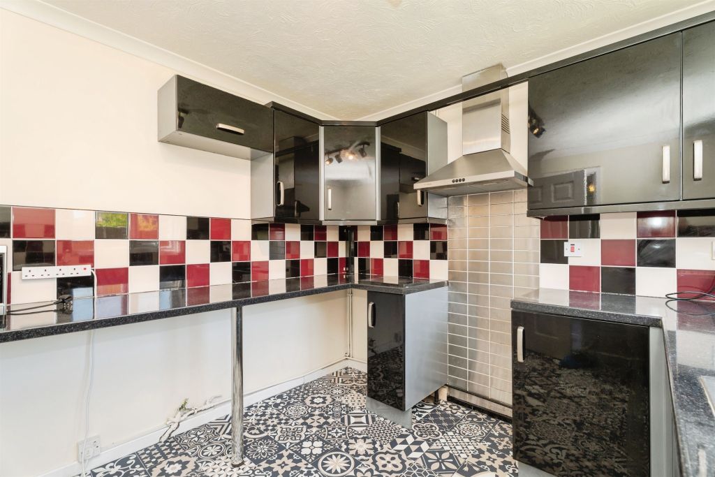 Property photo 2 of 20