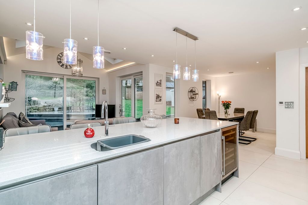 Property photo 3 of 66