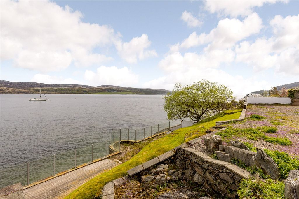 Property photo 3 of 30 Tighnabruiach