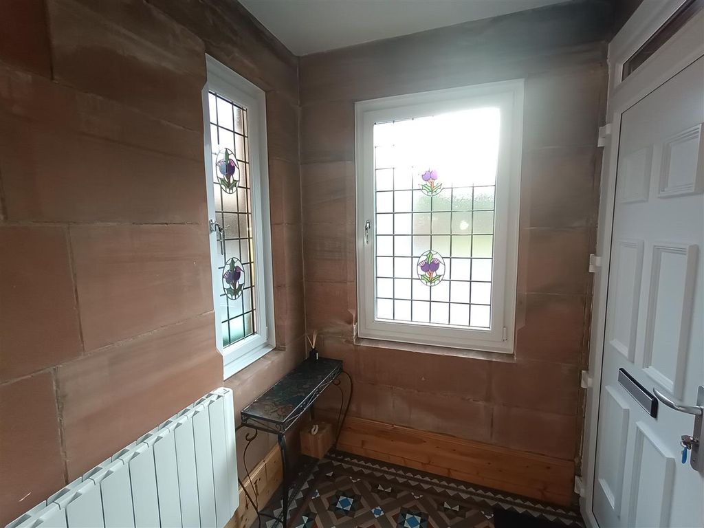 Property photo 2 of 47 Vestibule