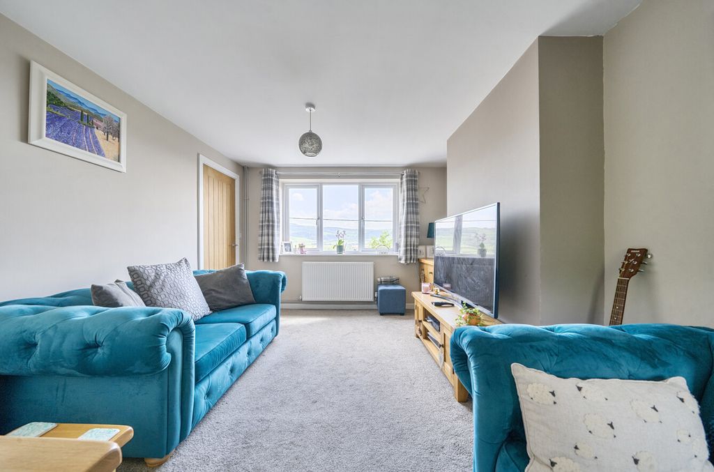 Property photo 2 of 20 1447450-12-69E775...