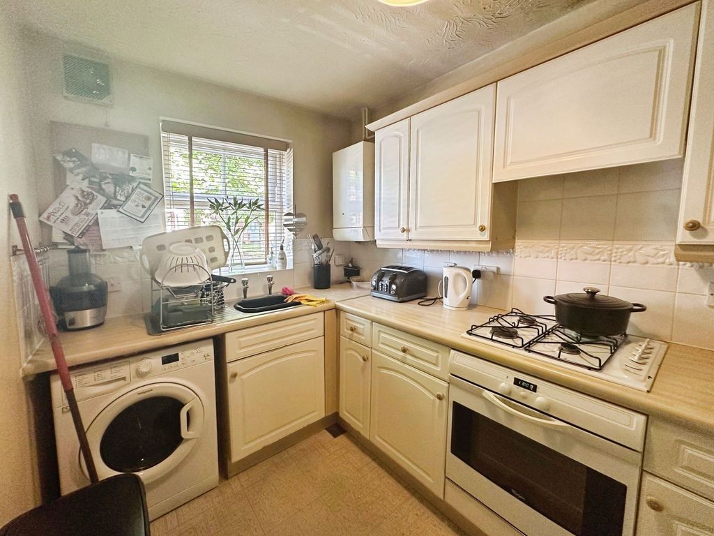 Property photo 3 of 12