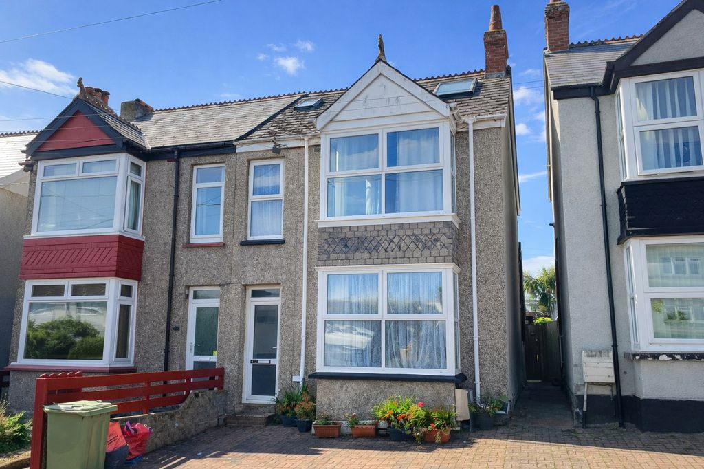 Property photo 1 of 18 External